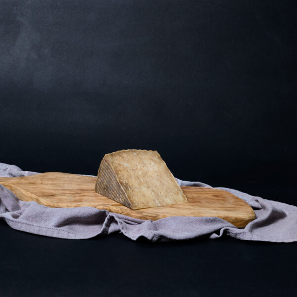Queso semicurado con ajo negro - Imagen 2
